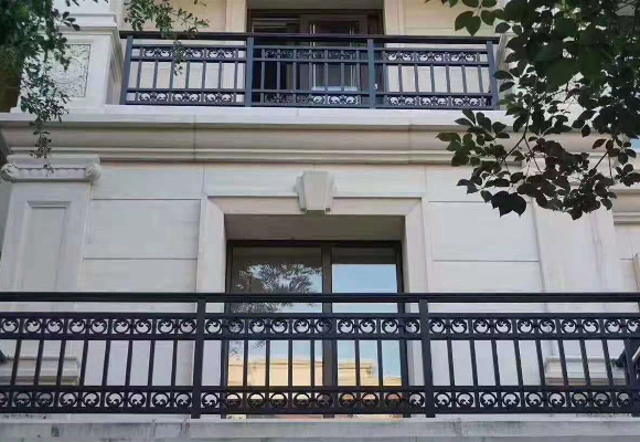 铝艺阳台护栏