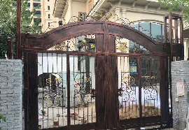 铁艺大门装置场所不同功用亦不同